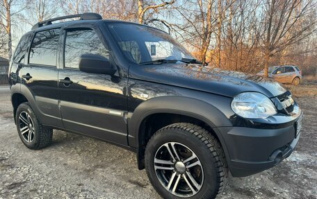 Chevrolet Niva I рестайлинг, 2013 год, 750 000 рублей, 3 фотография