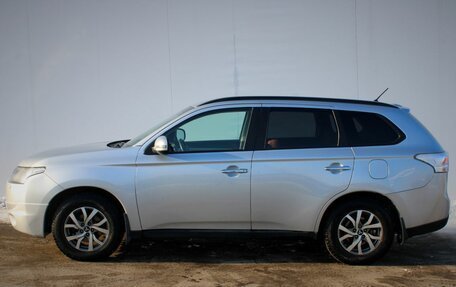 Mitsubishi Outlander III рестайлинг 3, 2013 год, 1 560 000 рублей, 4 фотография