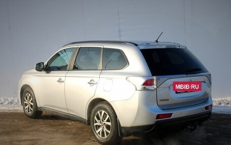 Mitsubishi Outlander III рестайлинг 3, 2013 год, 1 560 000 рублей, 5 фотография