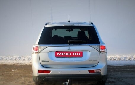 Mitsubishi Outlander III рестайлинг 3, 2013 год, 1 560 000 рублей, 6 фотография