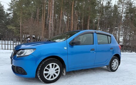 Renault Sandero II рестайлинг, 2015 год, 599 000 рублей, 1 фотография