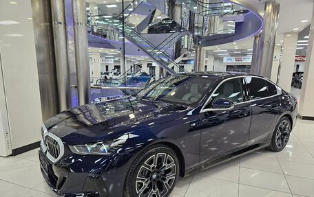 BMW 5 серия, 2023 год, 9 990 000 рублей, 7 фотография