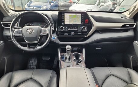 Toyota Highlander, 2022 год, 5 054 000 рублей, 16 фотография