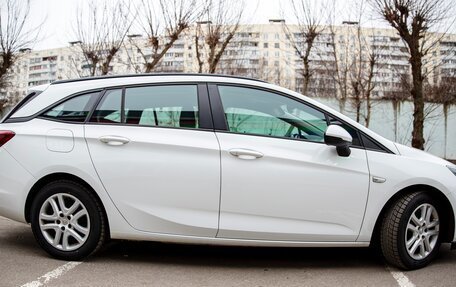 Opel Astra K, 2019 год, 1 750 000 рублей, 6 фотография