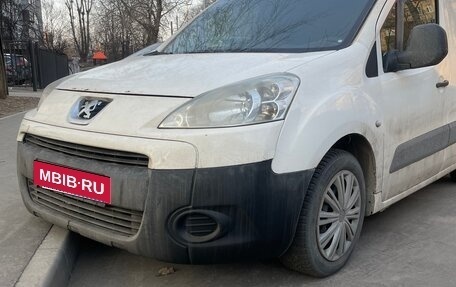 Peugeot Partner II рестайлинг 2, 2011 год, 598 000 рублей, 6 фотография