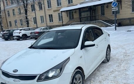 KIA Rio IV, 2018 год, 1 450 000 рублей, 6 фотография