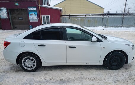 Chevrolet Cruze II, 2010 год, 555 000 рублей, 8 фотография