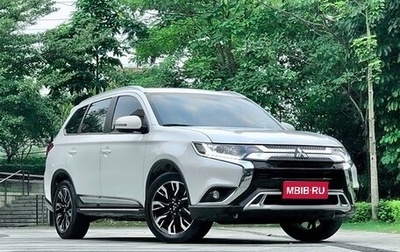 Mitsubishi Outlander III рестайлинг 3, 2020 год, 1 955 000 рублей, 1 фотография