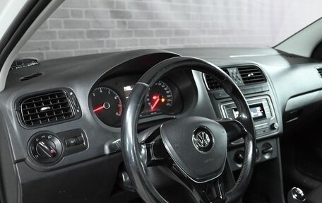 Volkswagen Polo VI (EU Market), 2017 год, 1 000 000 рублей, 11 фотография