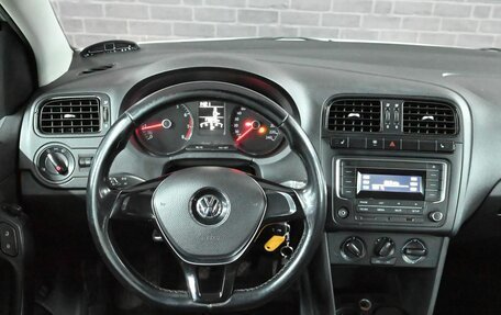 Volkswagen Polo VI (EU Market), 2017 год, 1 000 000 рублей, 12 фотография