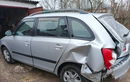 Skoda Fabia II, 2011 год, 450 000 рублей, 4 фотография