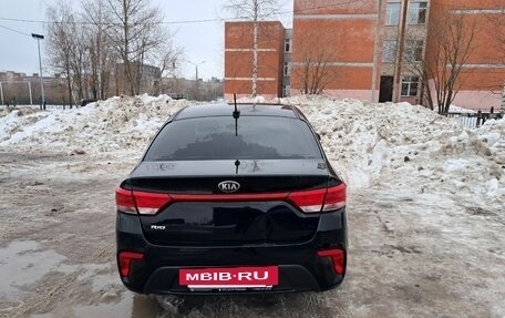 KIA Rio IV, 2020 год, 900 000 рублей, 3 фотография