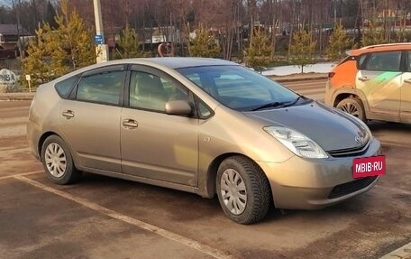 Toyota Prius, 2005 год, 700 000 рублей, 2 фотография