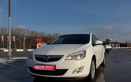 Opel Astra J, 2011 год, 550 000 рублей, 2 фотография