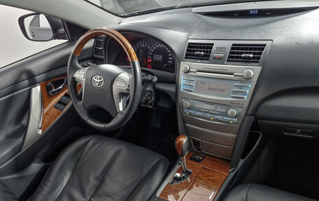 Toyota Camry, 2008 год, 1 150 000 рублей, 16 фотография