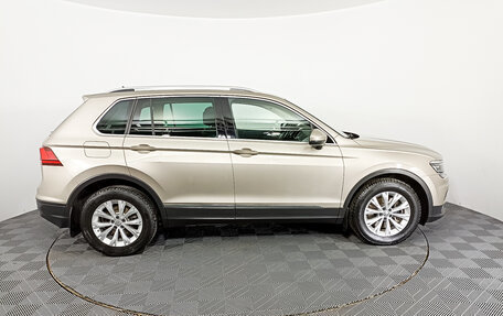 Volkswagen Tiguan II, 2017 год, 2 679 000 рублей, 8 фотография