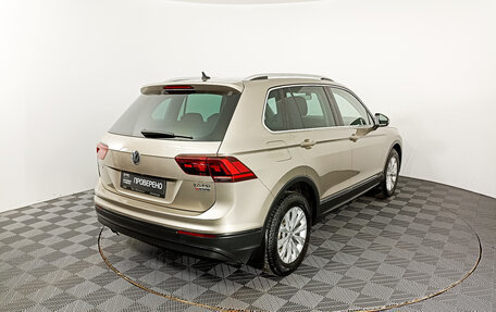 Volkswagen Tiguan II, 2017 год, 2 679 000 рублей, 9 фотография