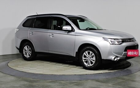 Mitsubishi Outlander III рестайлинг 3, 2013 год, 1 647 000 рублей, 4 фотография