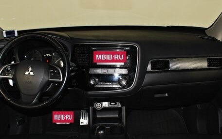 Mitsubishi Outlander III рестайлинг 3, 2013 год, 1 647 000 рублей, 11 фотография