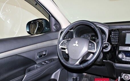 Mitsubishi Outlander III рестайлинг 3, 2013 год, 1 647 000 рублей, 12 фотография