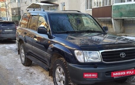 Toyota Land Cruiser 100 рестайлинг 2, 1998 год, 1 950 000 рублей, 2 фотография