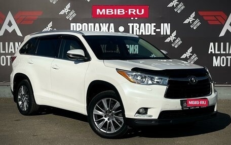 Toyota Highlander III, 2014 год, 3 170 000 рублей, 1 фотография