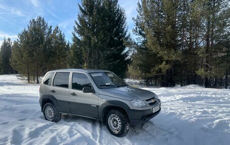 Chevrolet Niva I рестайлинг, 2011 год, 550 000 рублей, 5 фотография