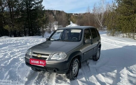 Chevrolet Niva I рестайлинг, 2011 год, 550 000 рублей, 2 фотография