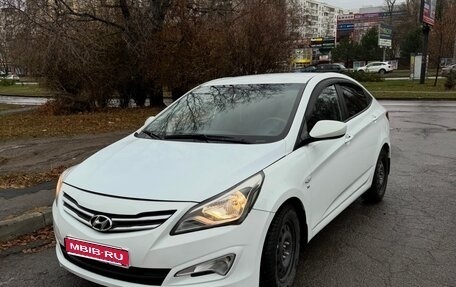 Hyundai Solaris II рестайлинг, 2016 год, 1 200 000 рублей, 1 фотография