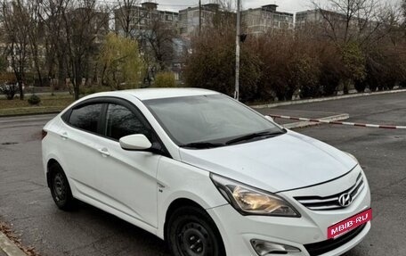 Hyundai Solaris II рестайлинг, 2016 год, 1 200 000 рублей, 3 фотография