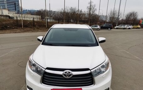 Toyota Highlander III, 2014 год, 2 700 000 рублей, 2 фотография