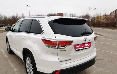 Toyota Highlander III, 2014 год, 2 700 000 рублей, 8 фотография