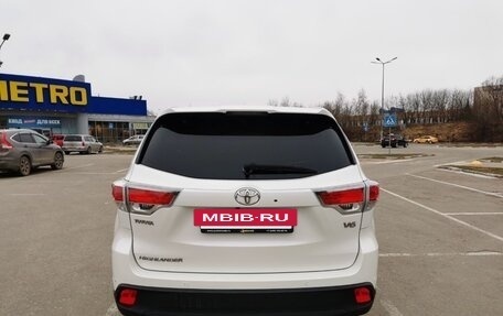 Toyota Highlander III, 2014 год, 2 700 000 рублей, 7 фотография