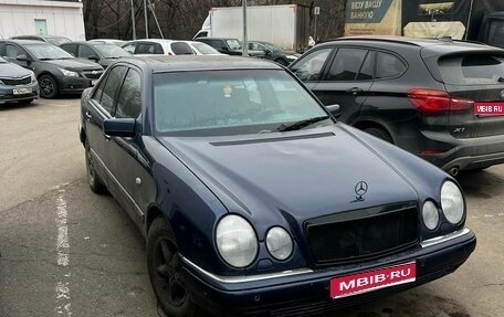 Mercedes-Benz E-Класс, 1997 год, 250 000 рублей, 1 фотография