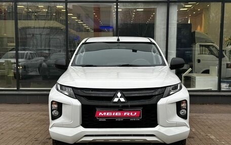 Mitsubishi L200 IV рестайлинг, 2021 год, 2 937 000 рублей, 2 фотография