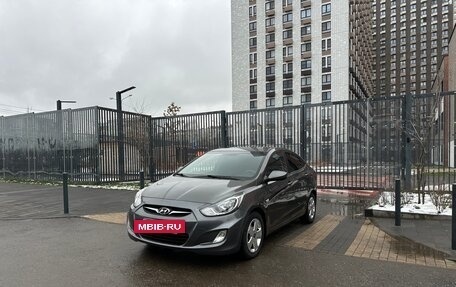 Hyundai Solaris II рестайлинг, 2011 год, 888 000 рублей, 2 фотография