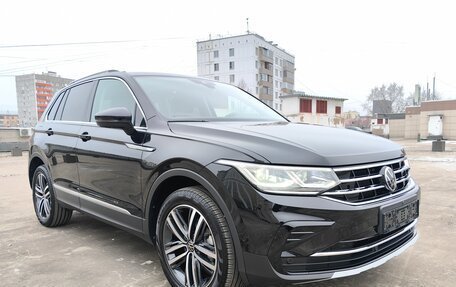 Volkswagen Tiguan II, 2022 год, 5 100 000 рублей, 2 фотография