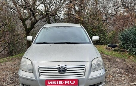 Toyota Avensis III рестайлинг, 2004 год, 718 000 рублей, 4 фотография