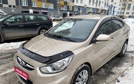 Hyundai Solaris II рестайлинг, 2011 год, 895 000 рублей, 3 фотография