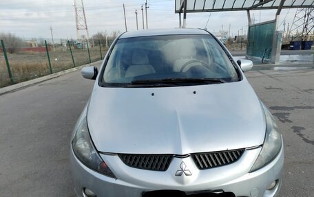 Mitsubishi Grandis, 2004 год, 670 000 рублей, 1 фотография