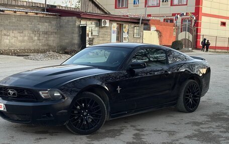 Ford Mustang VI рестайлинг, 2011 год, 1 490 000 рублей, 1 фотография