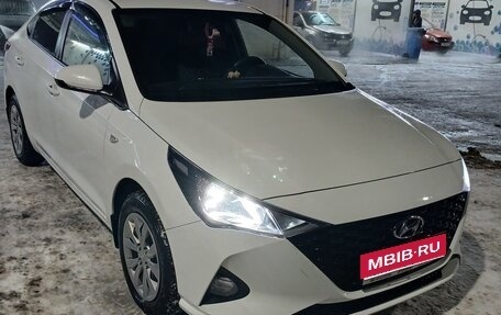 Hyundai Solaris II рестайлинг, 2021 год, 1 570 000 рублей, 1 фотография