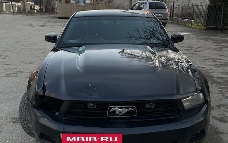 Ford Mustang VI рестайлинг, 2011 год, 1 490 000 рублей, 9 фотография