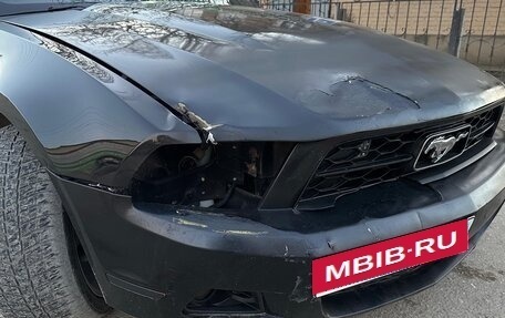 Ford Mustang VI рестайлинг, 2011 год, 1 490 000 рублей, 8 фотография