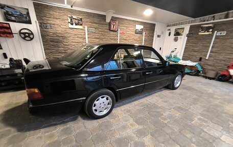 Mercedes-Benz E-Класс, 1993 год, 620 000 рублей, 11 фотография