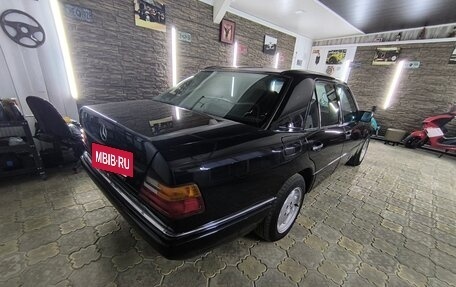 Mercedes-Benz E-Класс, 1993 год, 620 000 рублей, 4 фотография