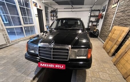 Mercedes-Benz E-Класс, 1993 год, 620 000 рублей, 6 фотография