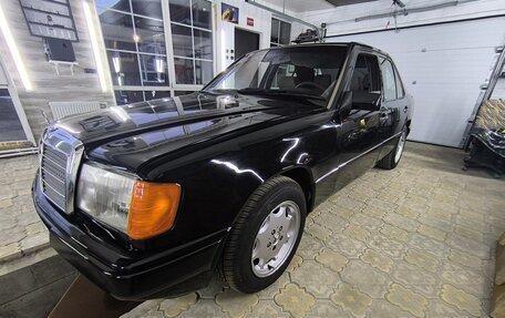 Mercedes-Benz E-Класс, 1993 год, 620 000 рублей, 19 фотография