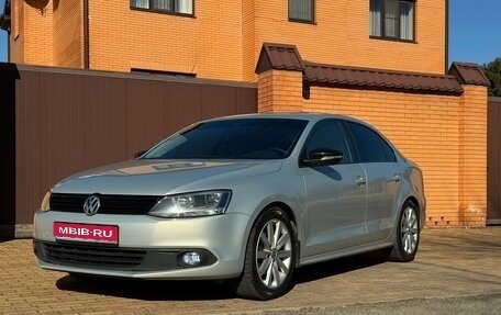 Volkswagen Jetta VI, 2014 год, 1 650 000 рублей, 1 фотография