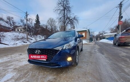 Hyundai Solaris II рестайлинг, 2021 год, 1 590 000 рублей, 5 фотография